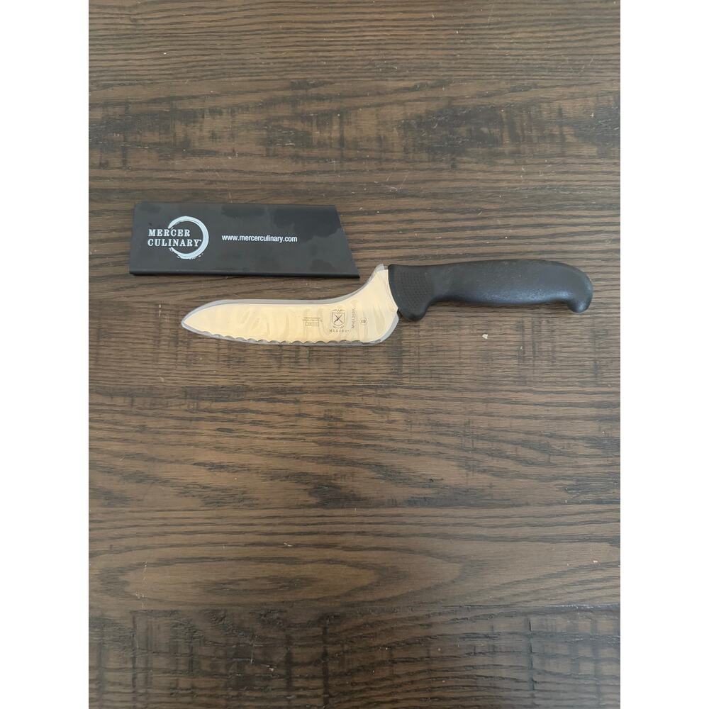 Mercer Culinary Millennia 7” Offset Serrated Bread & Sandwich Knife